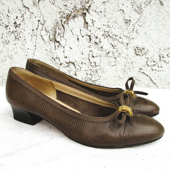 Salvatore Ferragamo cool brown low heels 6.5B - Picture 5 of 7